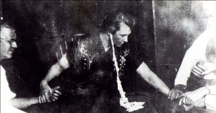  http://www.studiesoftheparanormal.com/sitebuildercontent/sitebuilderpictures/webassets/ectoplasm.jpg   